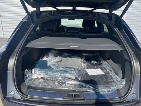 New 2025 Land Rover Range Rover Velar Dynamic SE image 31