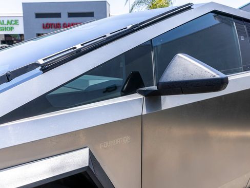 Used 2024 Tesla Cybertruck AWD Crew Cab image 16