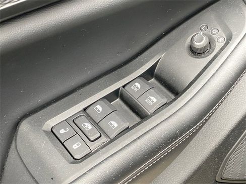 Used 2024 Jeep Grand Cherokee Laredo image 23