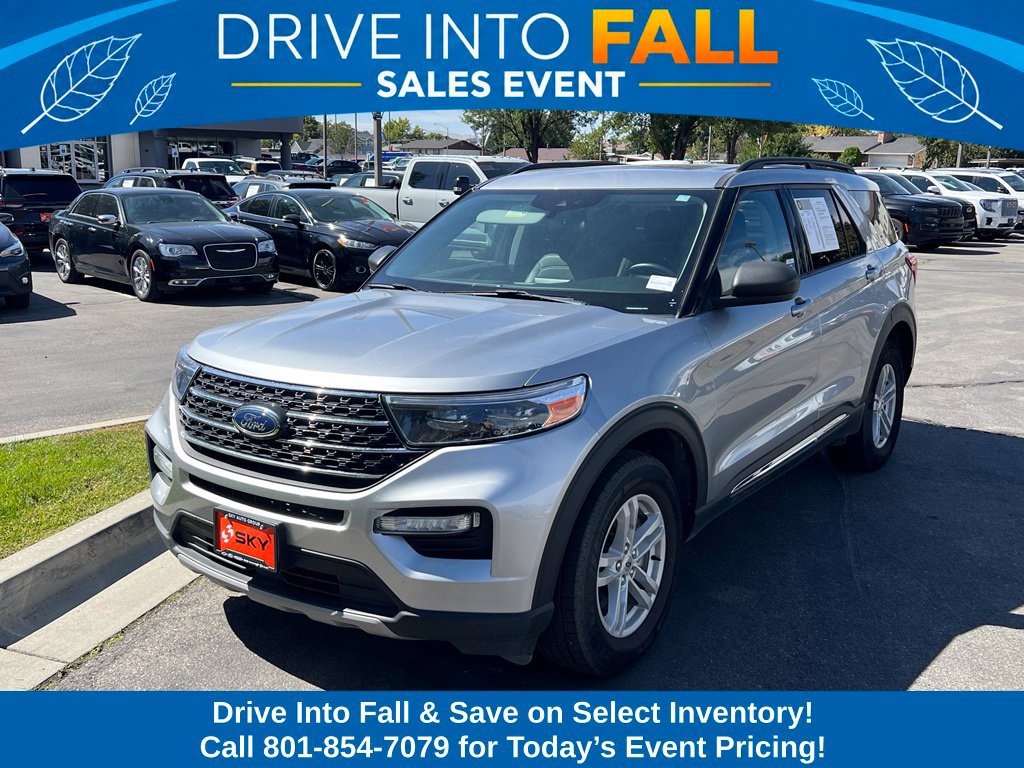Used 2024 Ford Explorer XLT w/ Equipment Group 202A AWD/4WD image 2