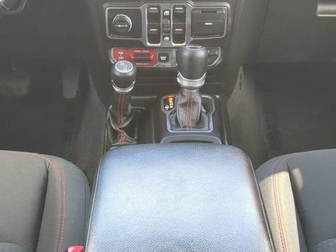 Used 2020 Jeep Wrangler Unlimited Rubicon w/ Cold Weather Group image 18