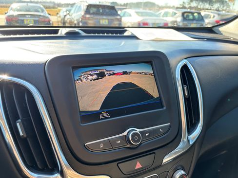 Used 2021 Chevrolet Equinox LT image 16