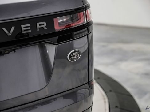 Used 2018 Land Rover Range Rover Velar R-Dynamic SE image 16