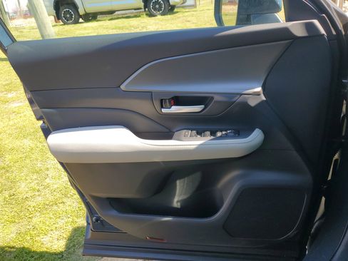 New 2026 Toyota Grand Highlander XLE AWD/4WD image 29