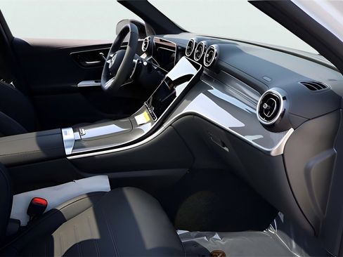 Certified 2025 Mercedes-Benz GLC 43 AMG 4MATIC image 16