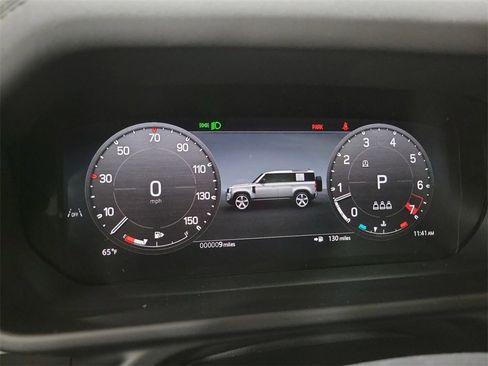 New 2024 Land Rover Defender 110 SE image 18
