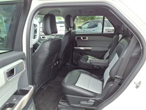 Used 2023 Ford Explorer XLT w/ Equipment Group 202A AWD/4WD image 21