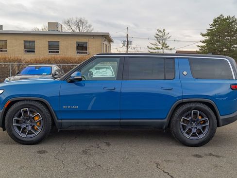 Used 2024 Rivian R1S Adventure image 4