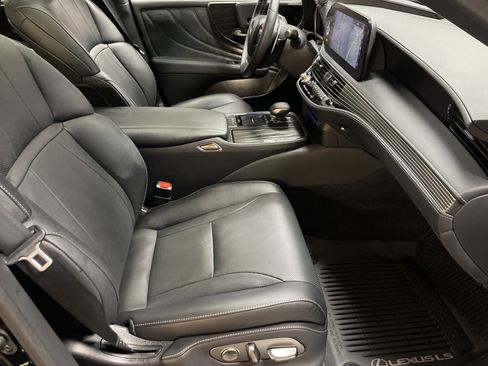 Used 2021 Lexus LS 500 image 35