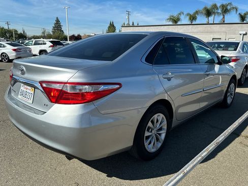 Used 2017 Toyota Camry LE image 4