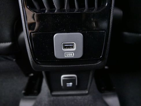 Used 2024 Jeep Compass Latitude image 28