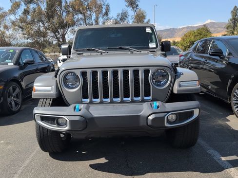 Used 2023 Jeep Wrangler Unlimited Sahara AWD/4WD image 2