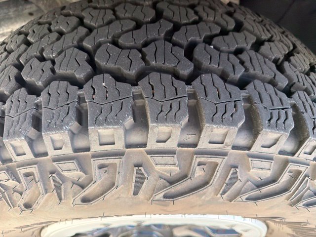 Used 2025 Ford Bronco Badlands AWD/4WD image 11