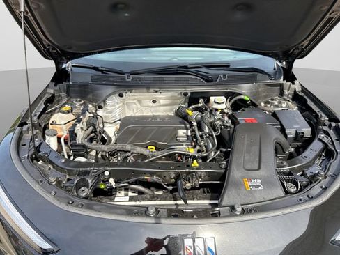 Used 2025 Buick Envista Sport Touring w/ Experience Buick Package FWD image 21
