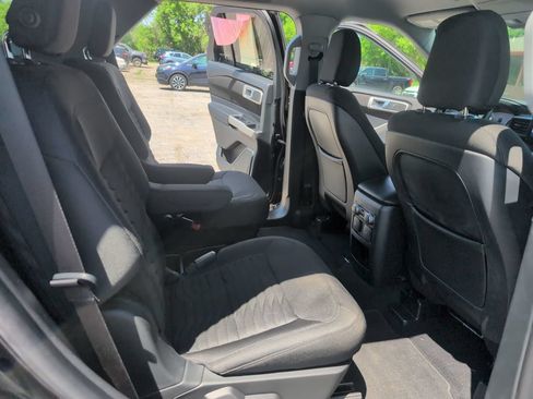 Used 2020 Ford Explorer XLT AWD/4WD image 14