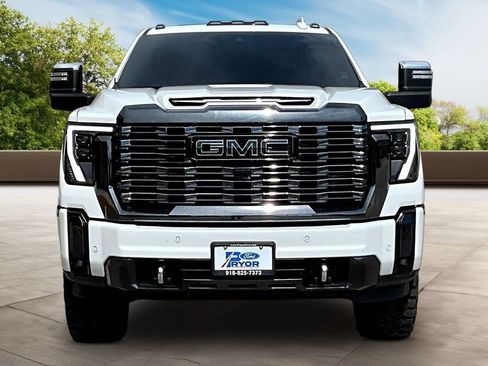 Used 2024 GMC Sierra 2500 Denali Ultimate AWD/4WD image 3