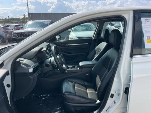 Used 2025 Nissan Altima 2.5 SR FWD image 23