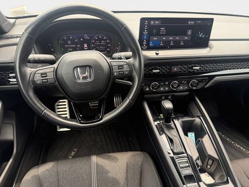 Used 2025 Honda Accord Sport image 15