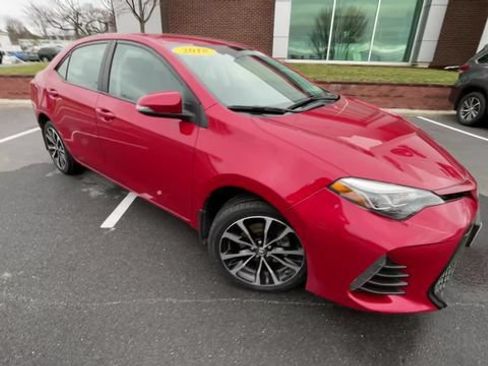 Certified 2018 Toyota Corolla SE FWD image 2