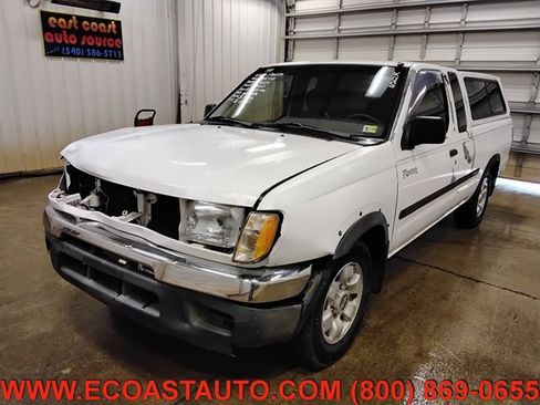 Used 1999 Nissan Frontier XE image 4