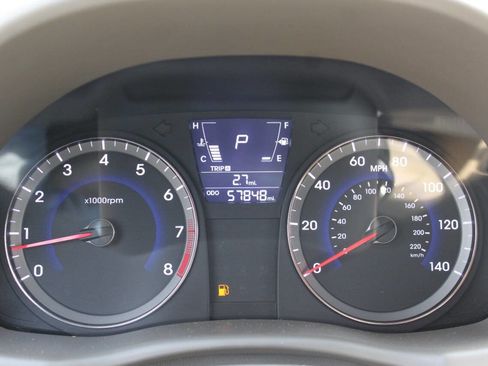 Used 2013 Hyundai Accent GLS image 25