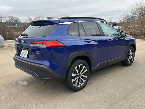 Used 2025 Toyota Corolla Cross XLE image 5