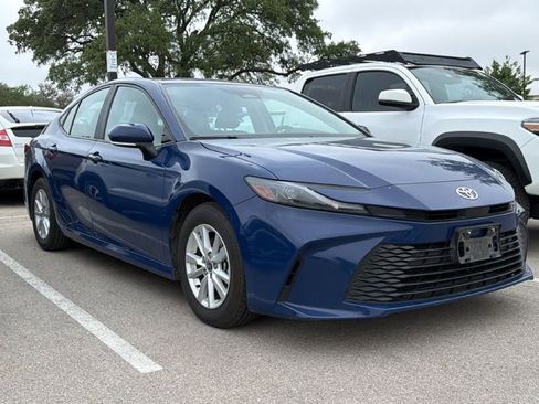 Certified 2025 Toyota Camry LE image 3