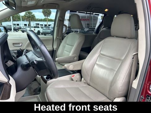 Used 2017 Toyota Sienna XLE w/ XLE Navigation Package image 21