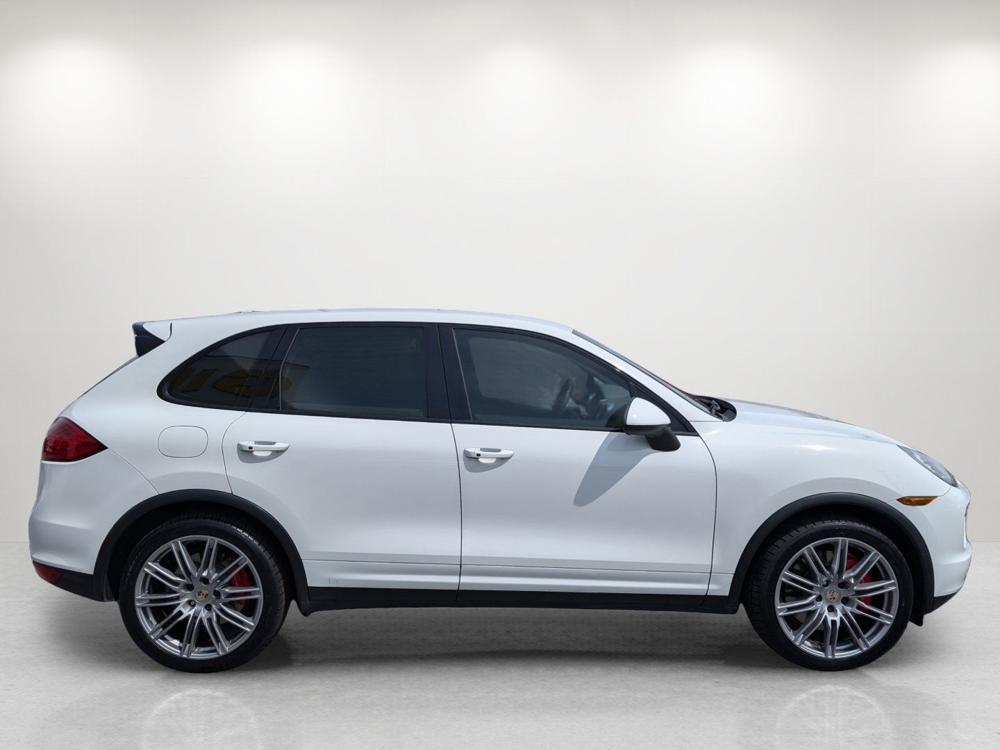 Used 2013 Porsche Cayenne Turbo AWD/4WD image 4