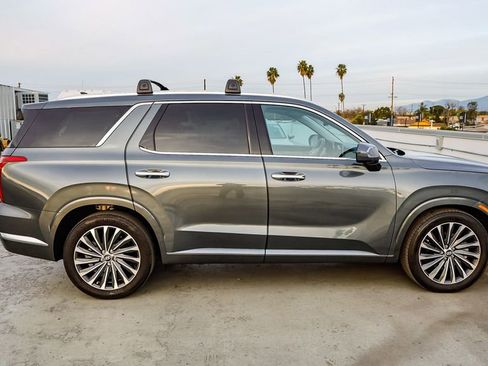 Used 2024 Hyundai Palisade Calligraphy image 12