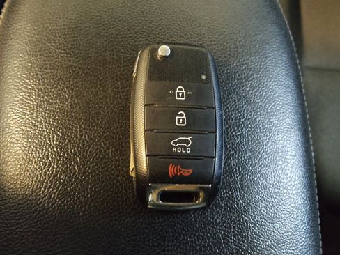 Used 2019 Kia Soul + FWD image 32