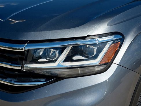 Used 2021 Volkswagen Atlas Cross Sport SE image 3