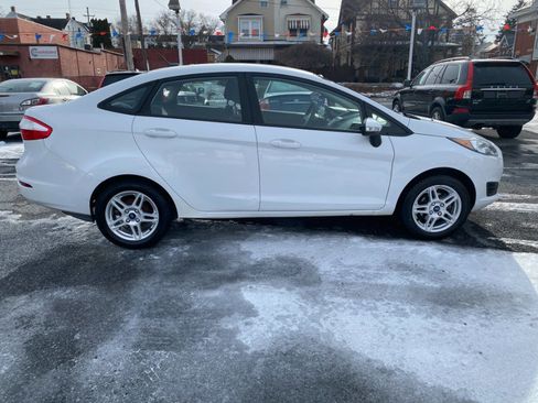 Used 2019 Ford Fiesta SE w/ Cold Weather Package image 6
