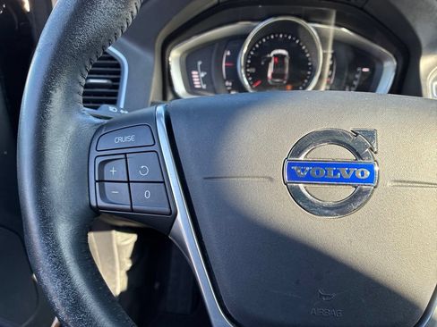 Used 2017 Volvo XC60 T5 Inscription w/ Preferred Option Package FWD image 23