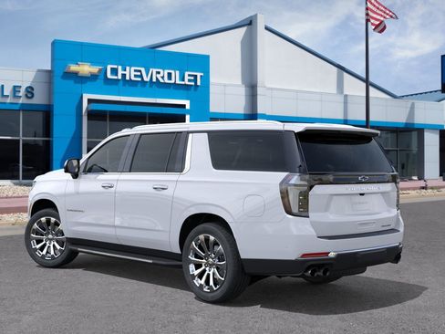 New 2026 Chevrolet Suburban Premier image 3