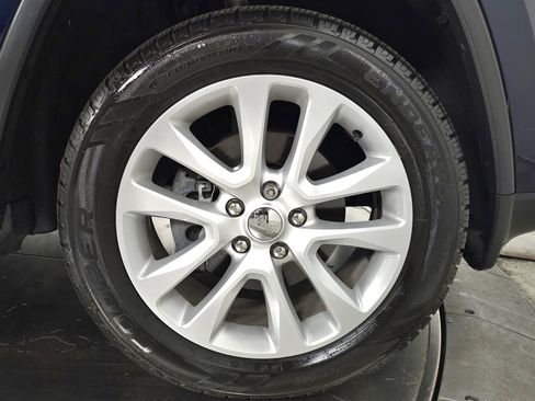 Used 2017 Jeep Grand Cherokee Limited AWD/4WD image 11