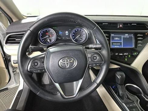 Used 2018 Toyota Camry XLE FWD image 14