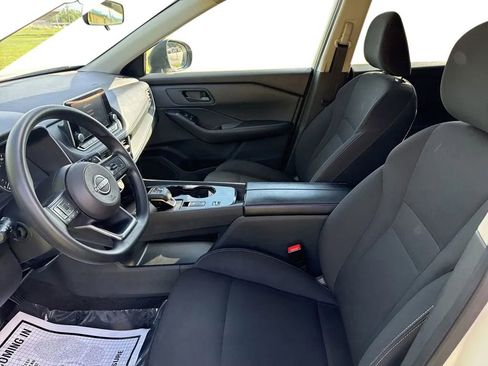 Used 2024 Nissan Rogue S FWD image 12