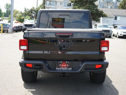 Used 2020 Jeep Gladiator Sport w/ Technology Group AWD/4WD image 4
