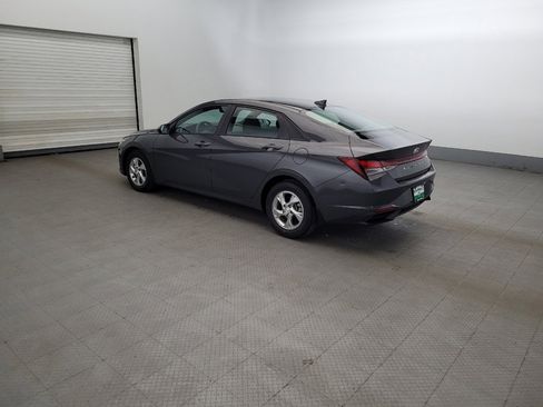 Used 2023 Hyundai Elantra SE FWD image 3