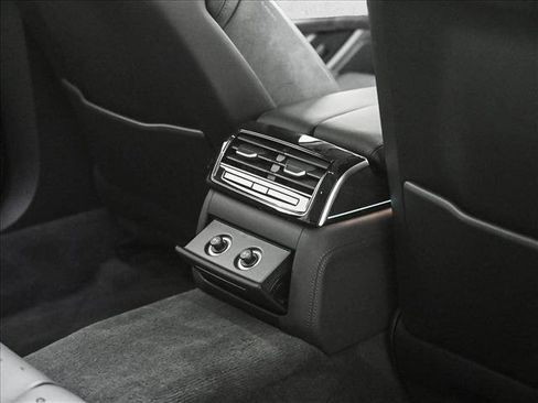 Used 2022 Audi A8 L 3.0T image 18