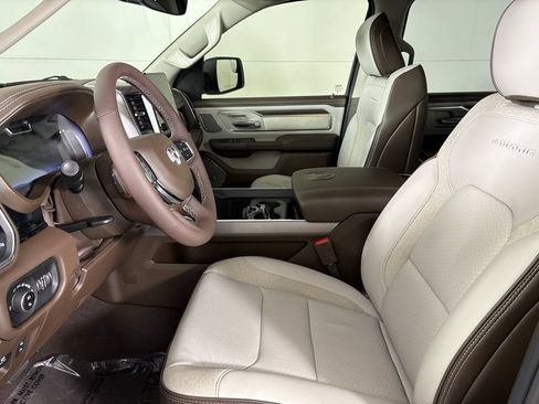 New 2026 RAM 1500 Laramie AWD/4WD image 19