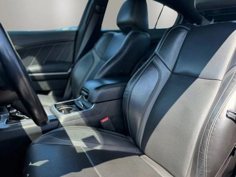 Used 2022 Dodge Charger SXT w/ Plus Group RWD image 10
