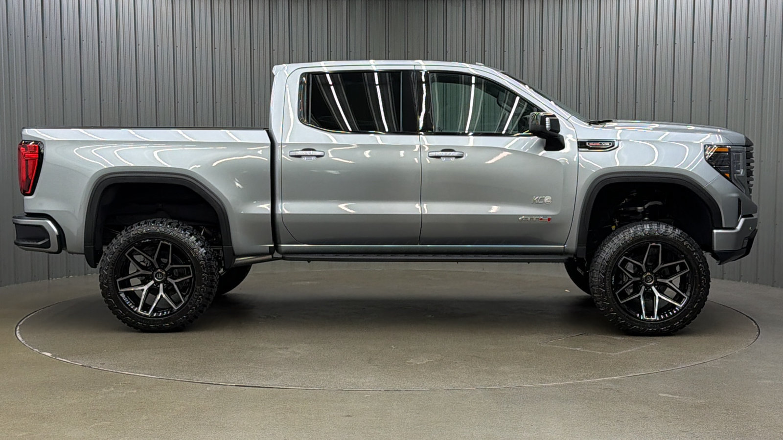 Used 2026 GMC Sierra 1500 AT4 w/ AT4 Premium Package AWD/4WD image 6