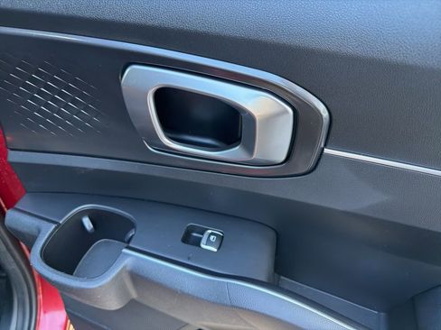 Used 2023 Kia Sorento S w/ Panoramic Sunroof Package image 29