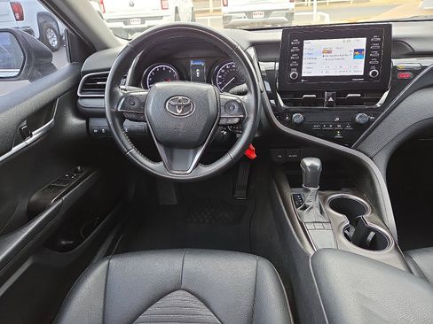 Used 2023 Toyota Camry SE image 10
