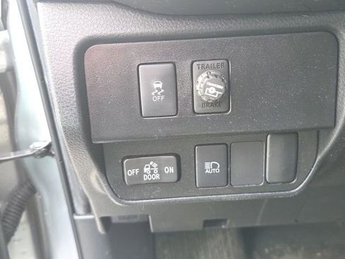 Used 2022 Toyota Tacoma SR image 23