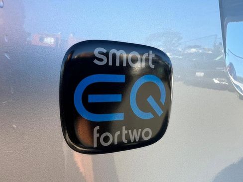 Used 2018 smart fortwo electric drive image 38
