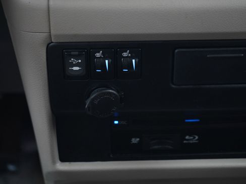 Used 2017 Toyota Sienna XLE Premium AWD/4WD image 18