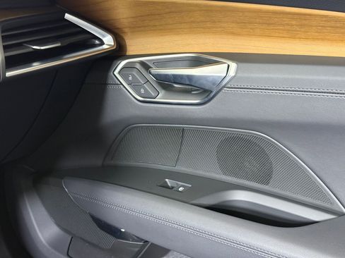 Used 2023 Audi e-tron GT Premium Plus image 23